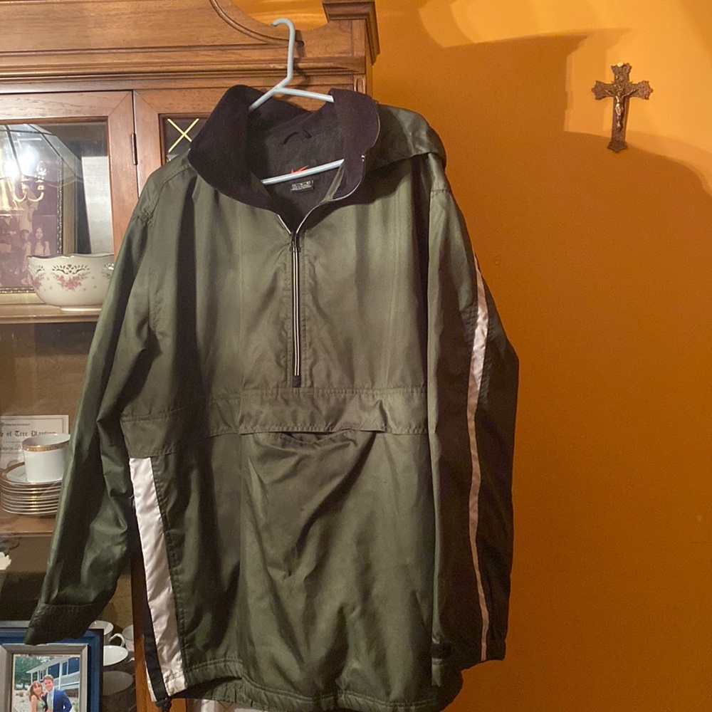 Nike pullover windbreaker